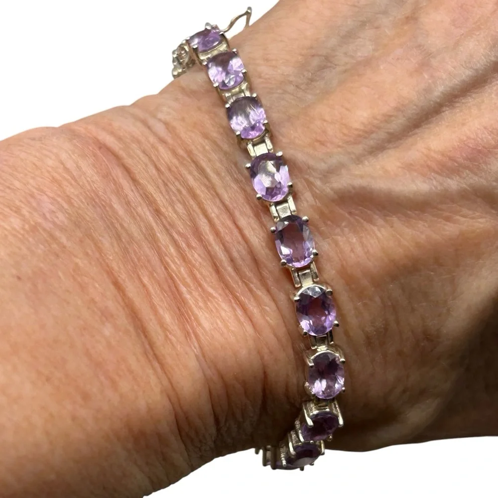Lovely Genuine Amethyst Sterling Silver Tennis Bracelet